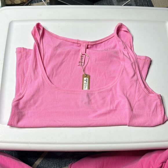 NWT SKIMS soft lounge tank 4x cotton candy - Picture 6 of 8